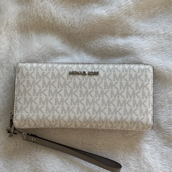 Michael Kors White and Grey Wristlet - Picture 2 of 4